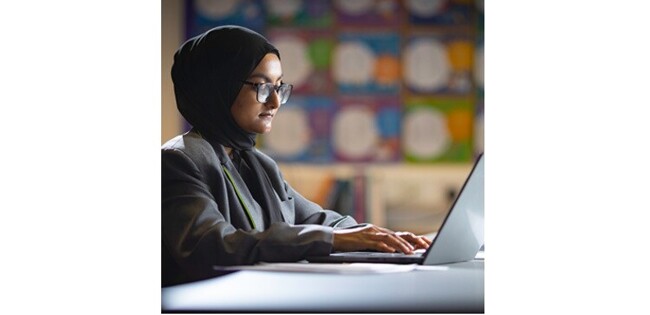 Keeping Teenagers Safe On Line